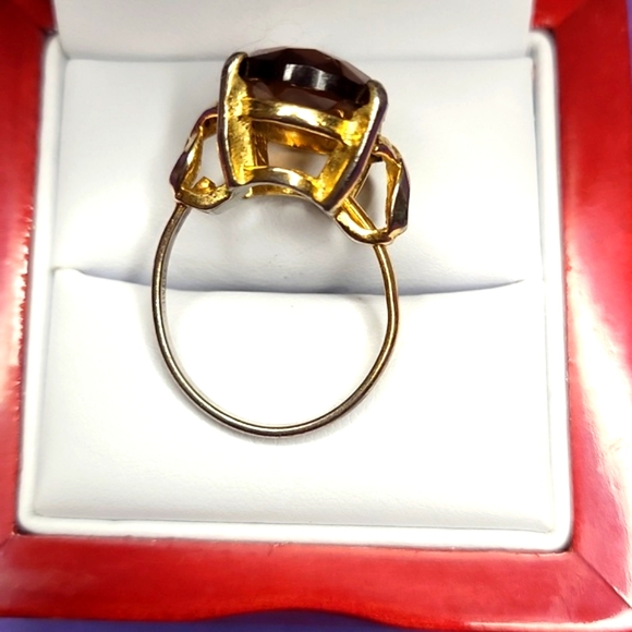 Sarah Coventry - Picture 6 of 7